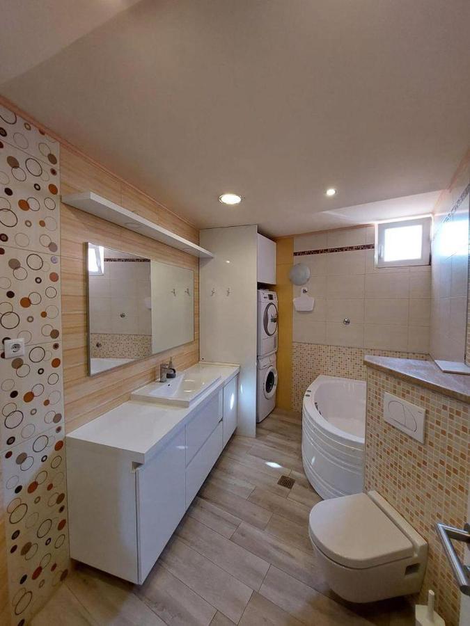 Guest House Klara Solin Buitenkant foto